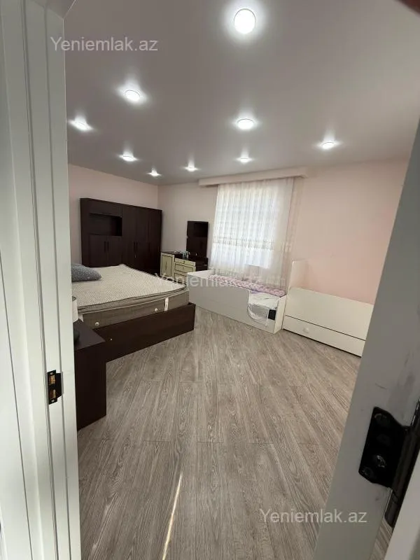 Satılır 5 otaqlı həyət evi 309 m²