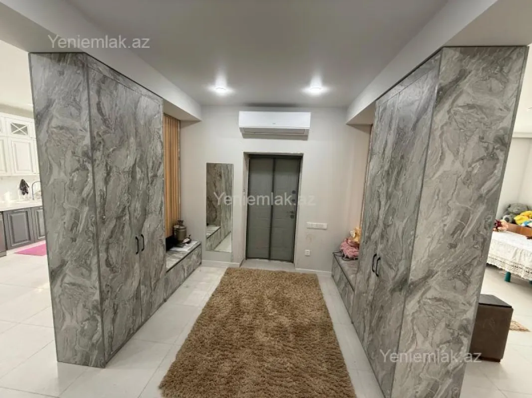 Satılır 5 otaqlı həyət evi 309 m²