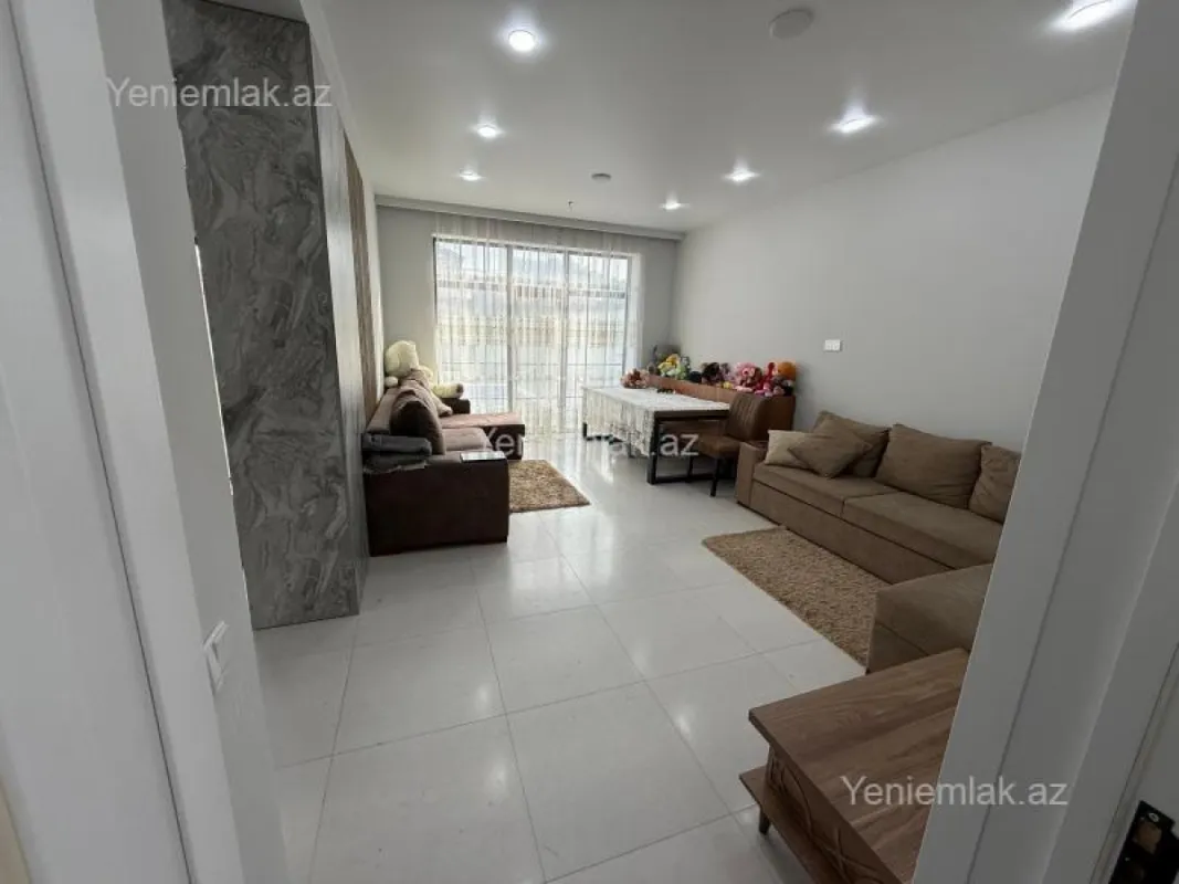 Satılır 5 otaqlı həyət evi 309 m²