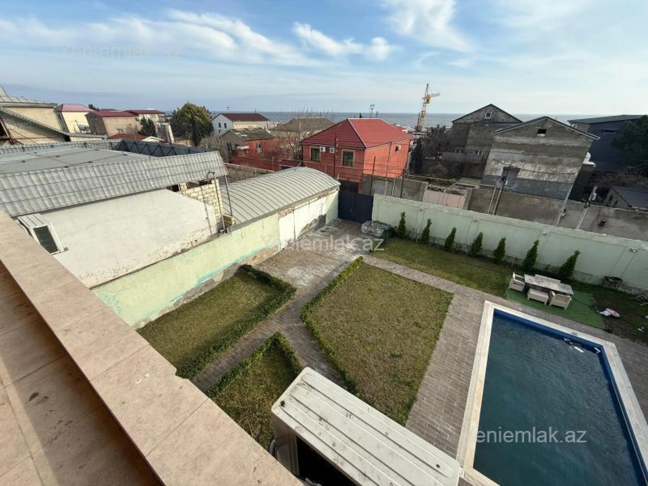 Satılır 5 otaqlı həyət evi 309 m²