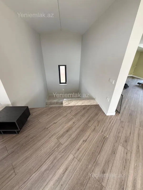 Satılır 5 otaqlı həyət evi 309 m²