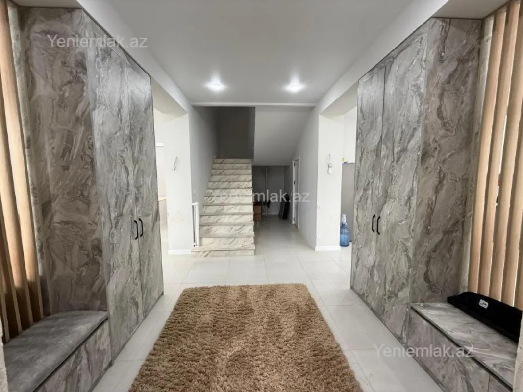 Satılır 5 otaqlı həyət evi 309 m²