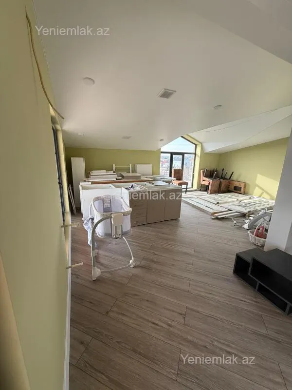 Satılır 5 otaqlı həyət evi 309 m²