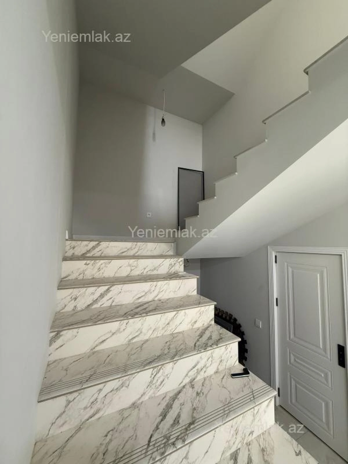 Satılır 5 otaqlı həyət evi 309 m²