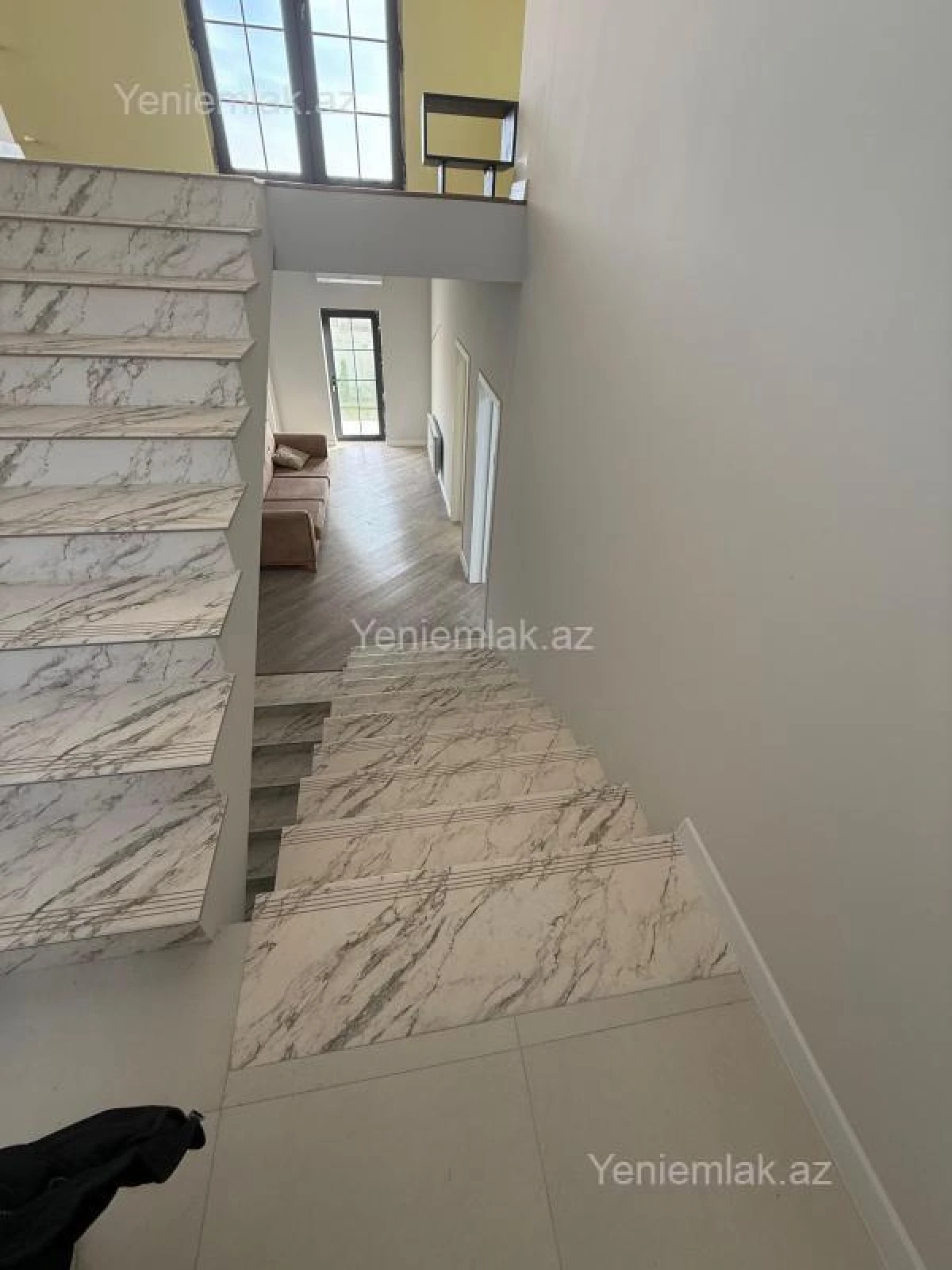 Satılır 5 otaqlı həyət evi 309 m²