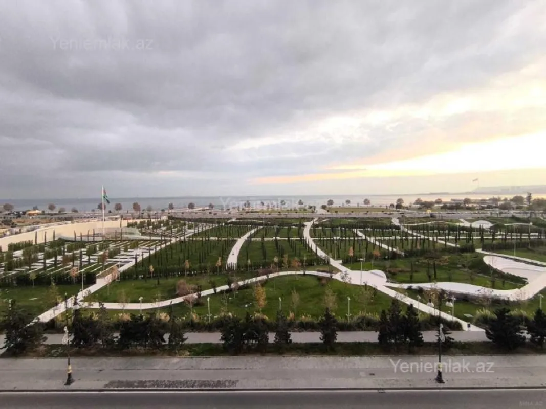 Satılır 3 otaqlı köhnə tikili 100 m²