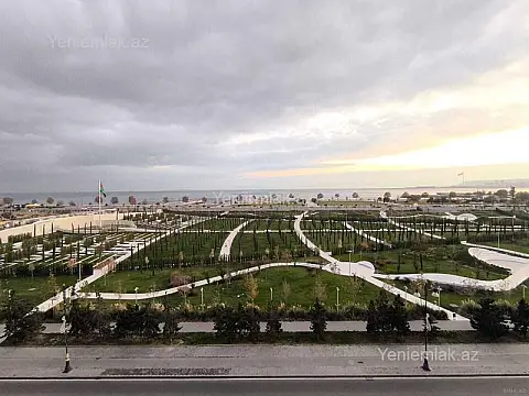 Satılır 3 otaqlı köhnə tikili 100 m²