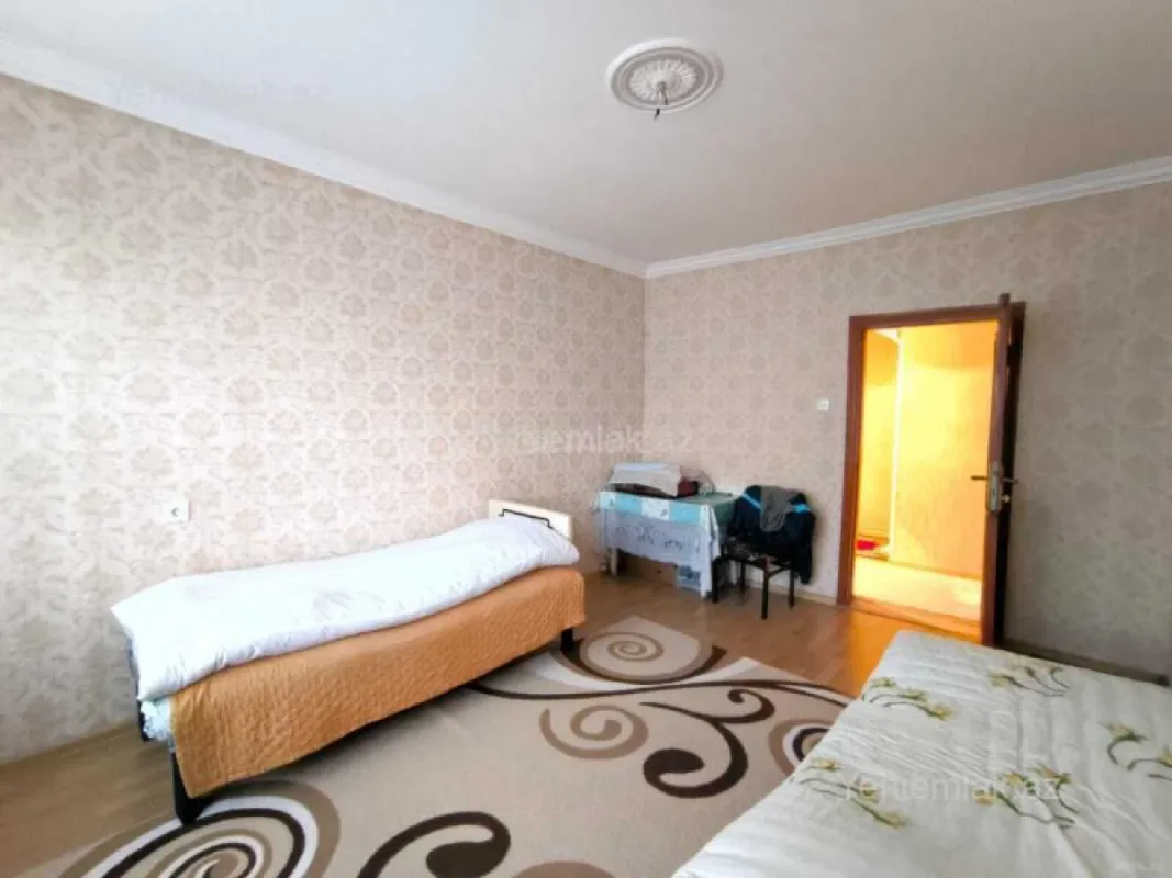 Satılır 3 otaqlı köhnə tikili 100 m²