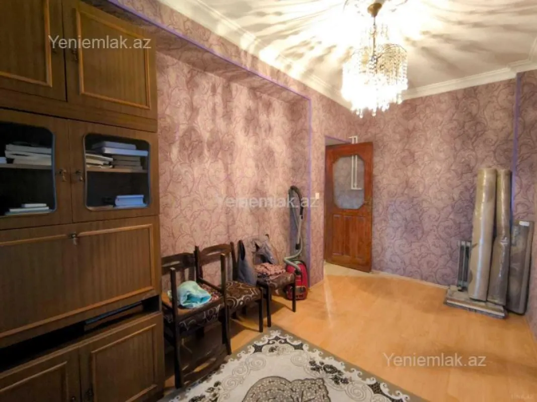 Satılır 3 otaqlı köhnə tikili 100 m²