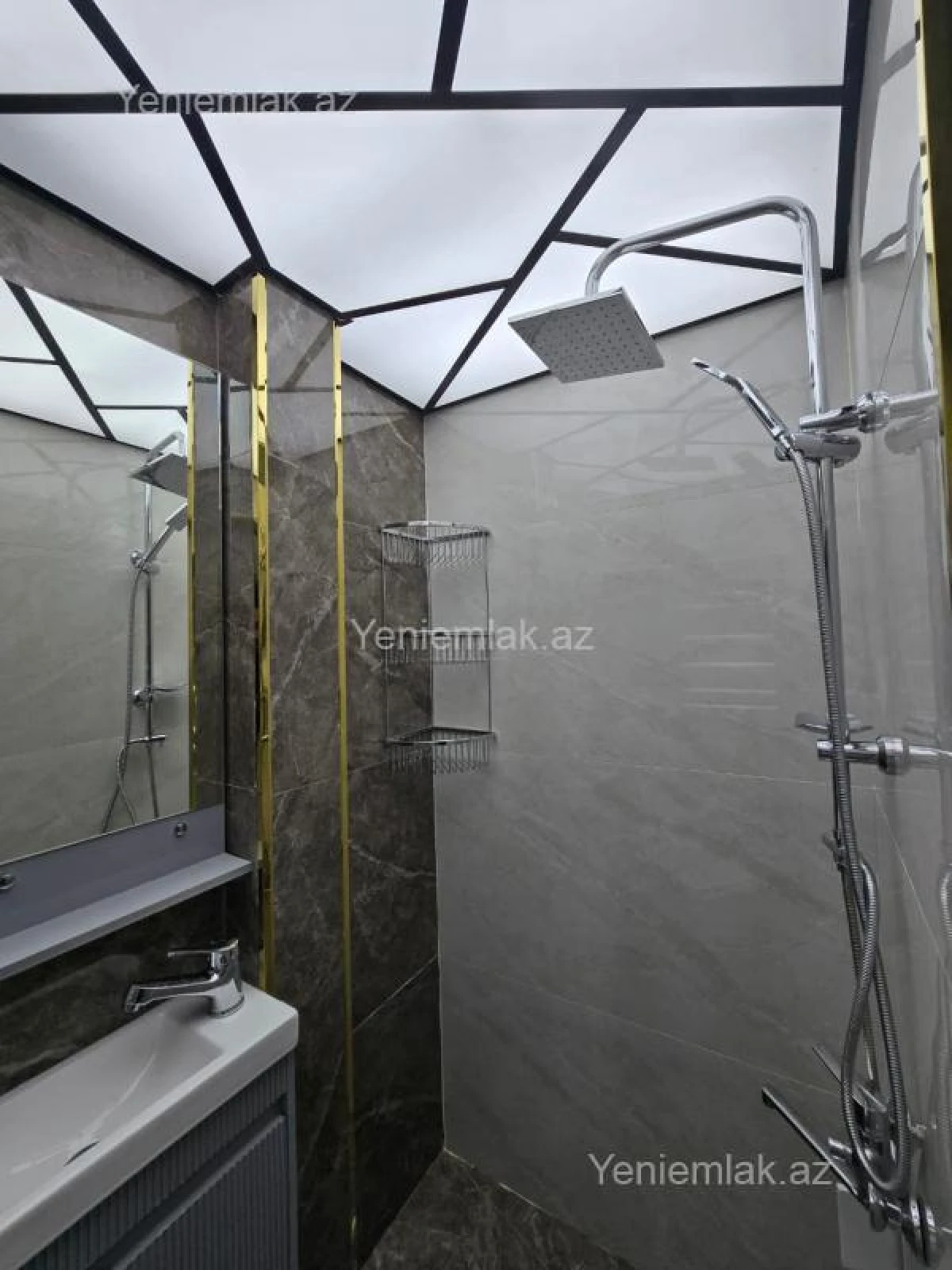 Satılır 2 otaqlı köhnə tikili 55 m²