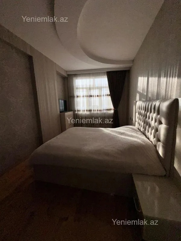 Satılır 3 otaqlı yeni tikili 115 m²