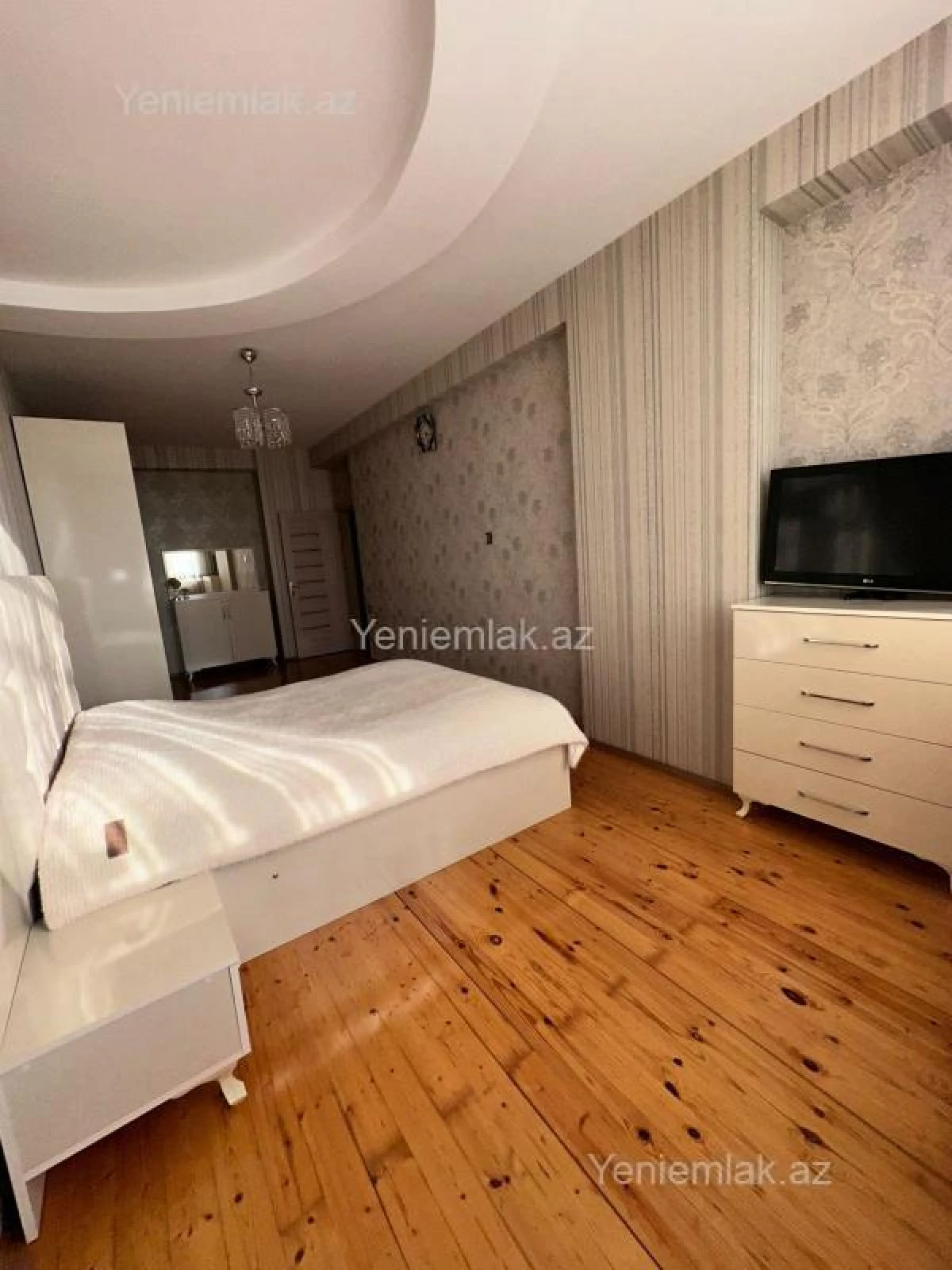 Satılır 3 otaqlı yeni tikili 115 m²