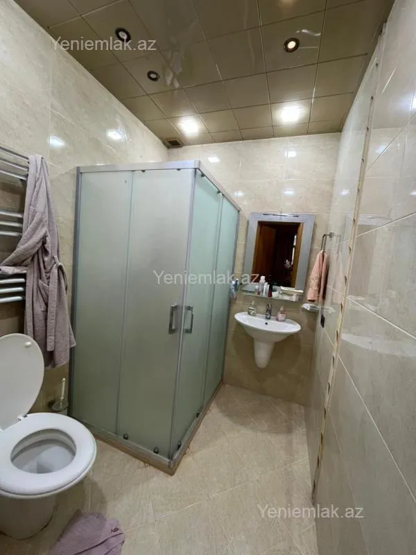 Satılır 3 otaqlı yeni tikili 185 m²