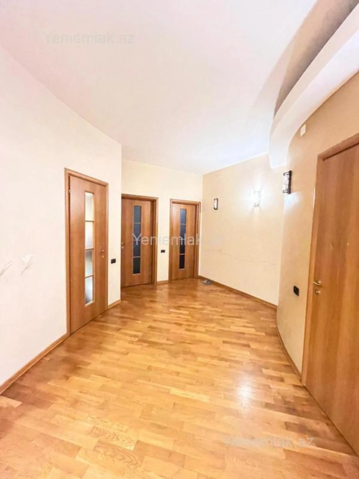Satılır 3 otaqlı yeni tikili 185 m²