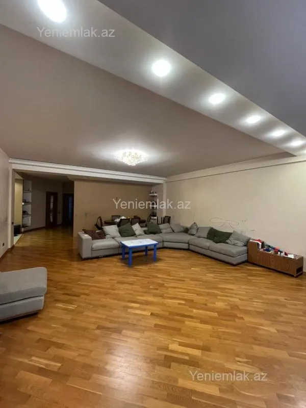 Satılır 3 otaqlı yeni tikili 185 m²