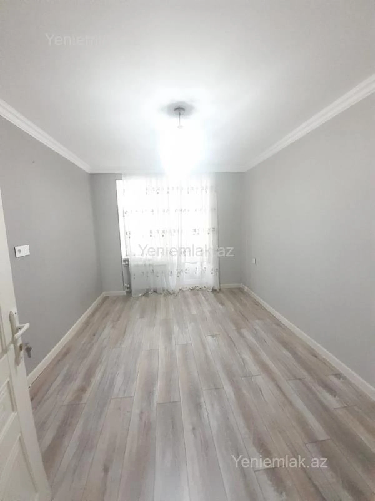 Satılır 3 otaqlı köhnə tikili 75 m²