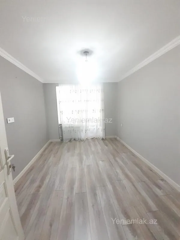 Satılır 3 otaqlı köhnə tikili 75 m²