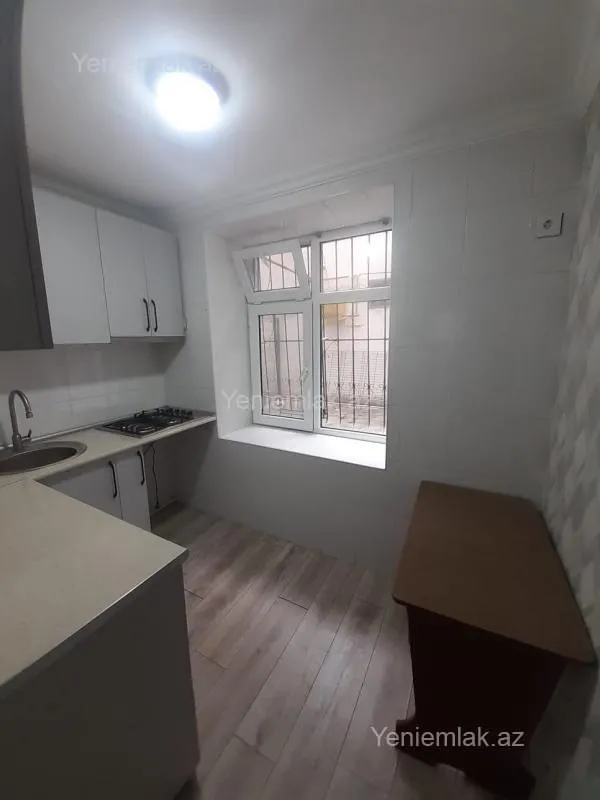 Satılır 3 otaqlı köhnə tikili 75 m²