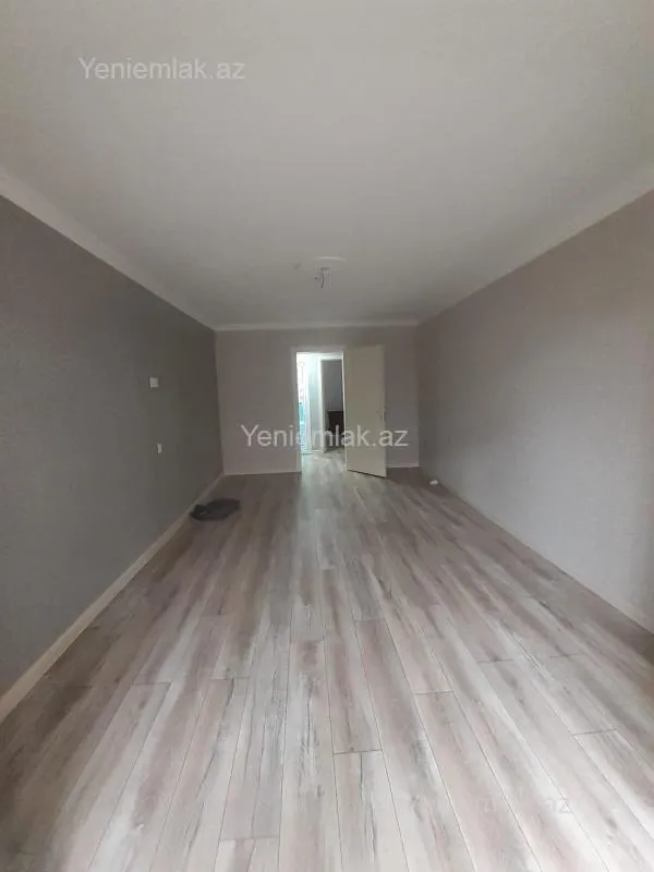 Satılır 3 otaqlı köhnə tikili 75 m²