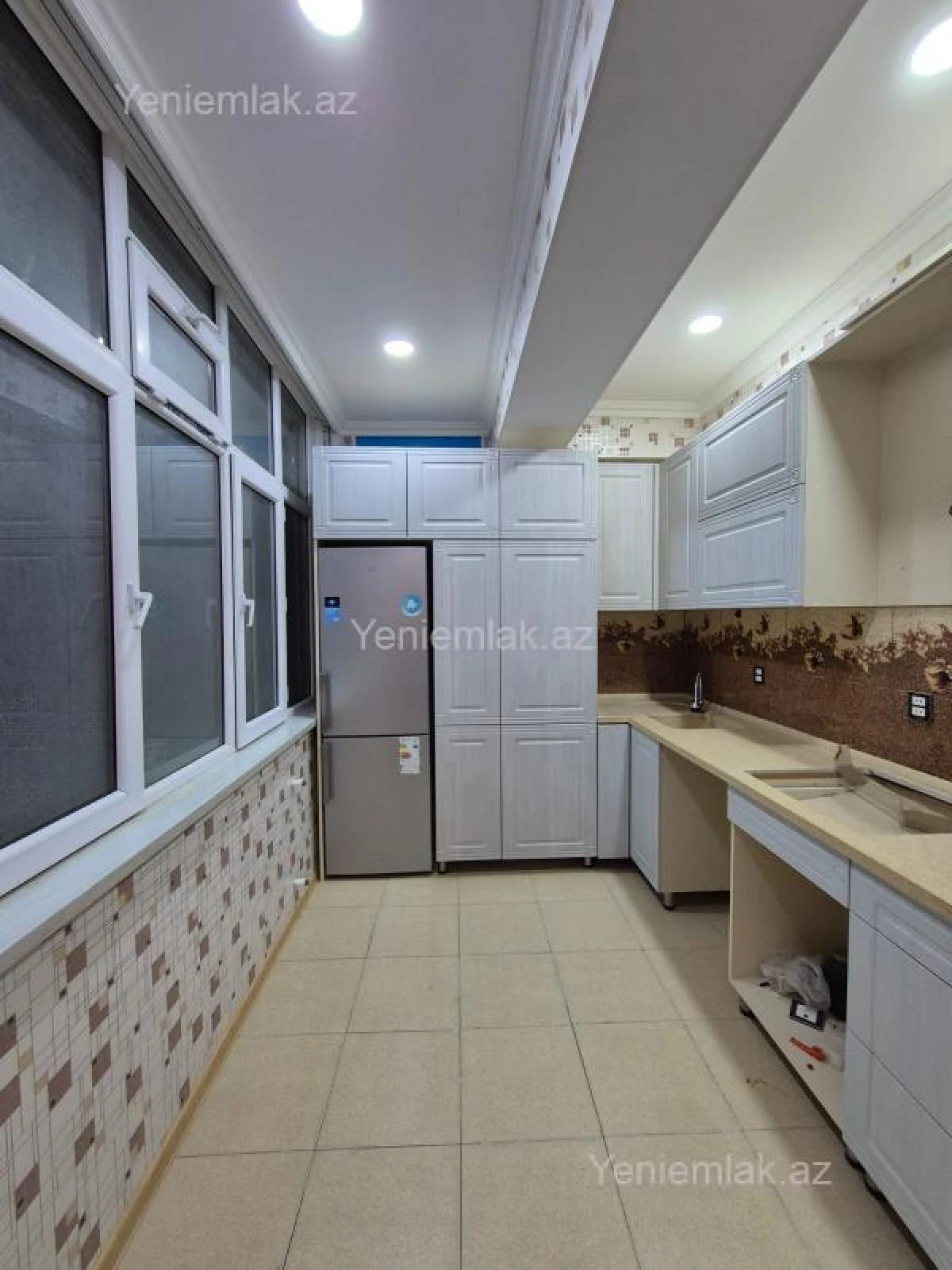 Satılır 2 otaqlı yeni tikili 75 m²