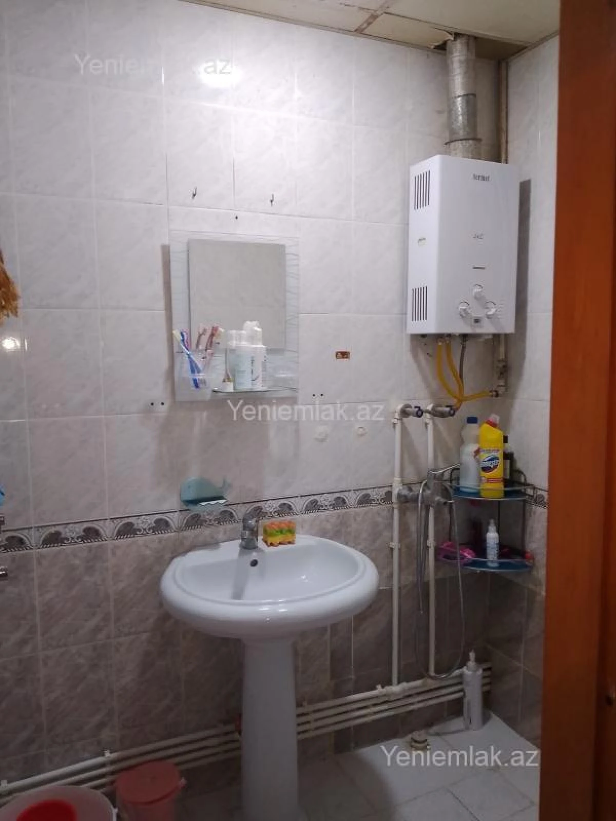 Satılır 3 otaqlı köhnə tikili 72 m²