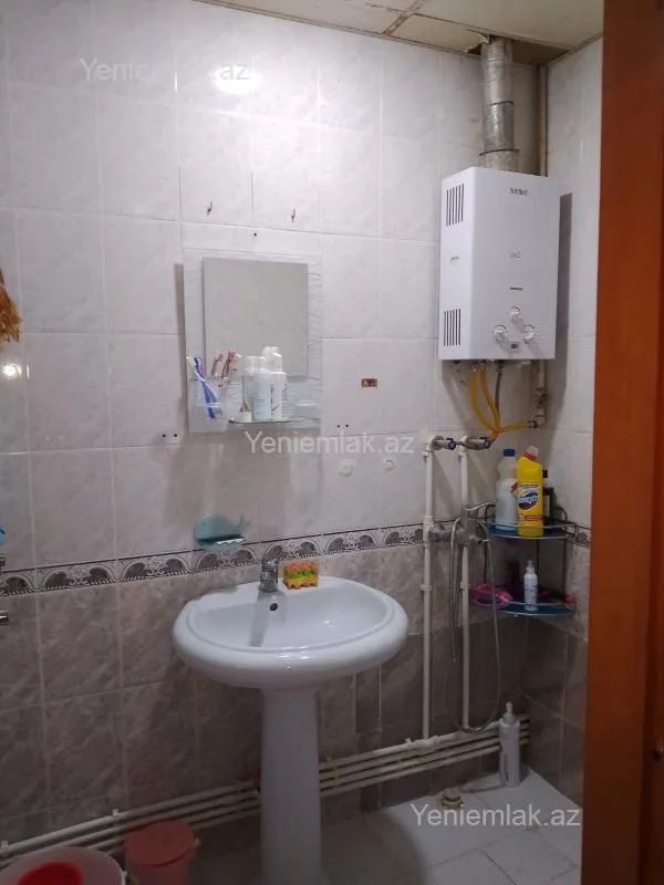 Satılır 3 otaqlı köhnə tikili 72 m²