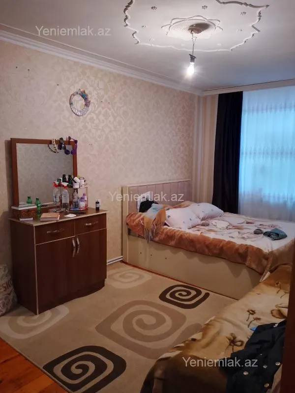 Satılır 3 otaqlı köhnə tikili 72 m²