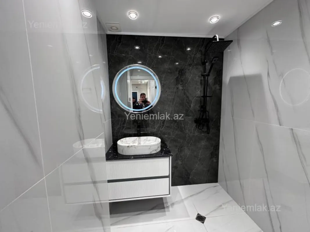 Satılır 3 otaqlı köhnə tikili 80 m²