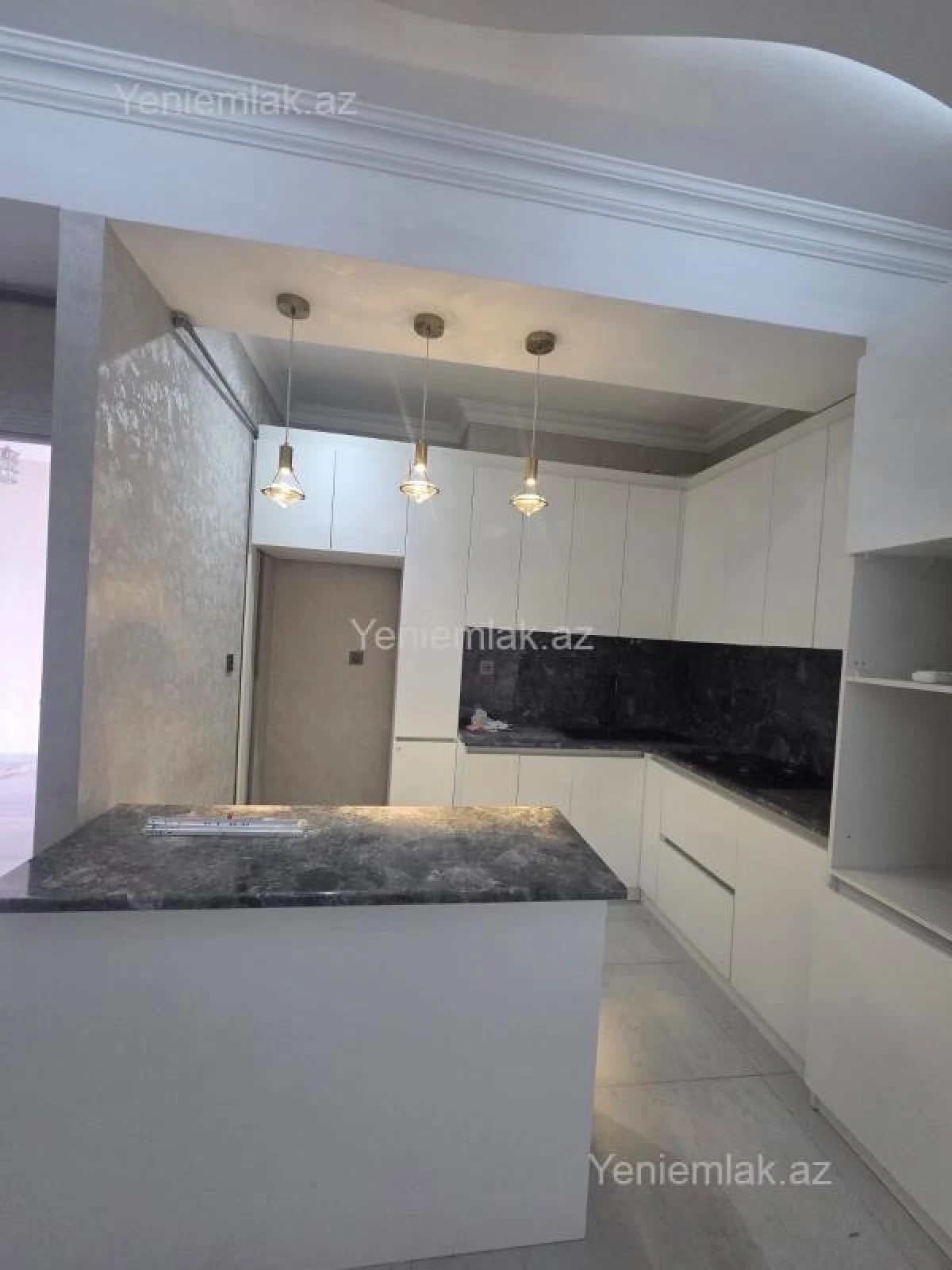 Satılır 3 otaqlı yeni tikili 100 m²