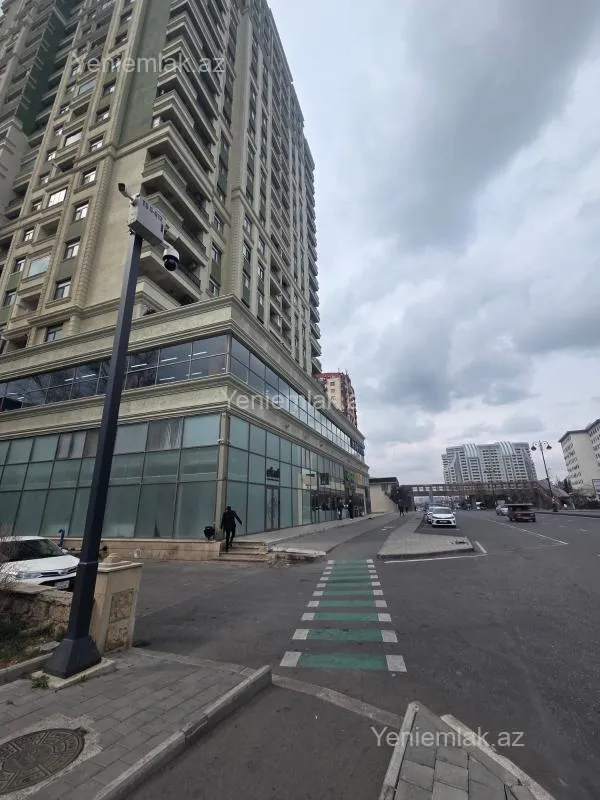 Satılır 3 otaqlı yeni tikili 100 m²