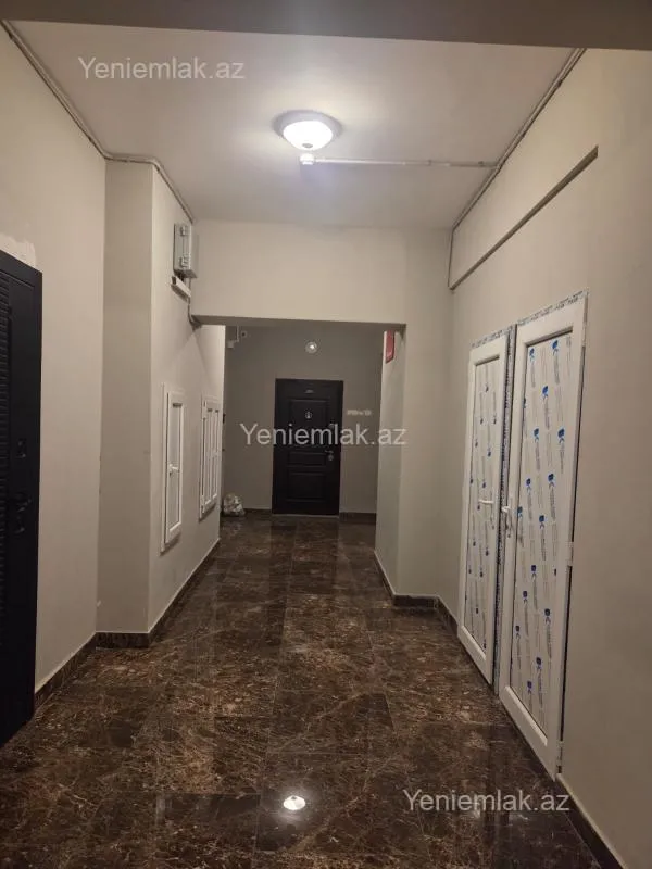 Satılır 3 otaqlı yeni tikili 100 m²