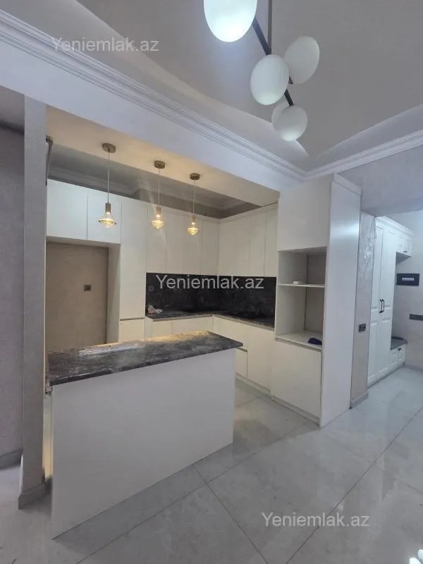 Satılır 3 otaqlı yeni tikili 100 m²