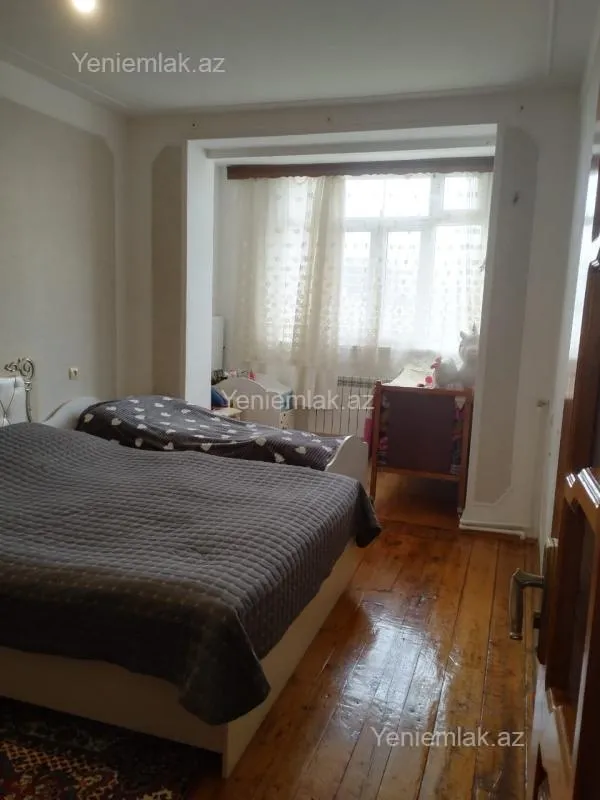 Satılır 2 otaqlı köhnə tikili 57 m²