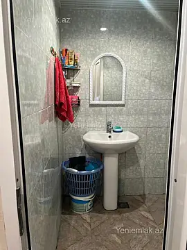 Satılır 2 otaqlı köhnə tikili 65 m²