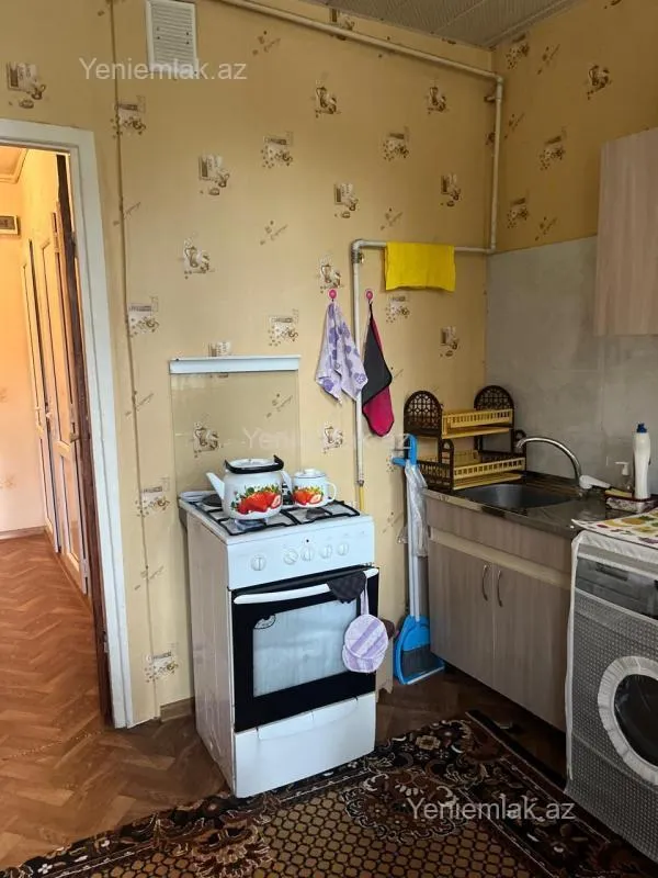 Satılır 2 otaqlı köhnə tikili 65 m²
