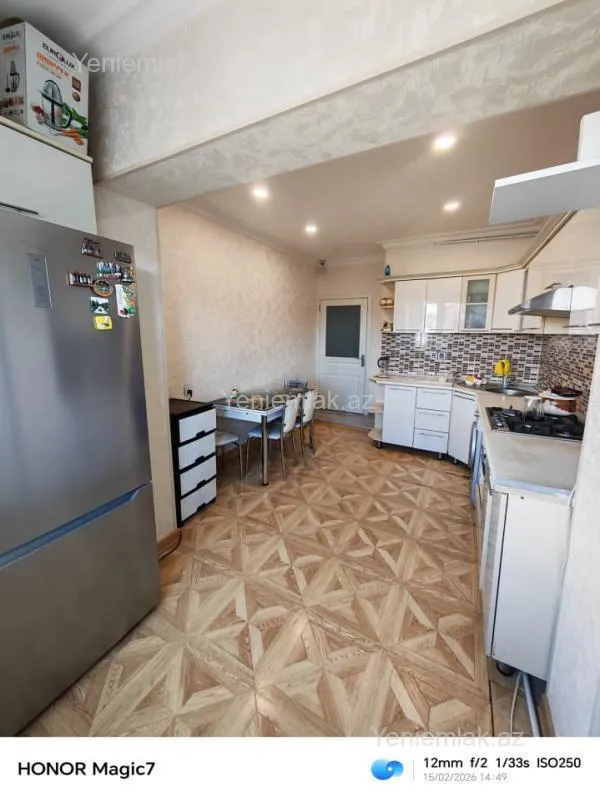 Satılır 3 otaqlı köhnə tikili 75 m²