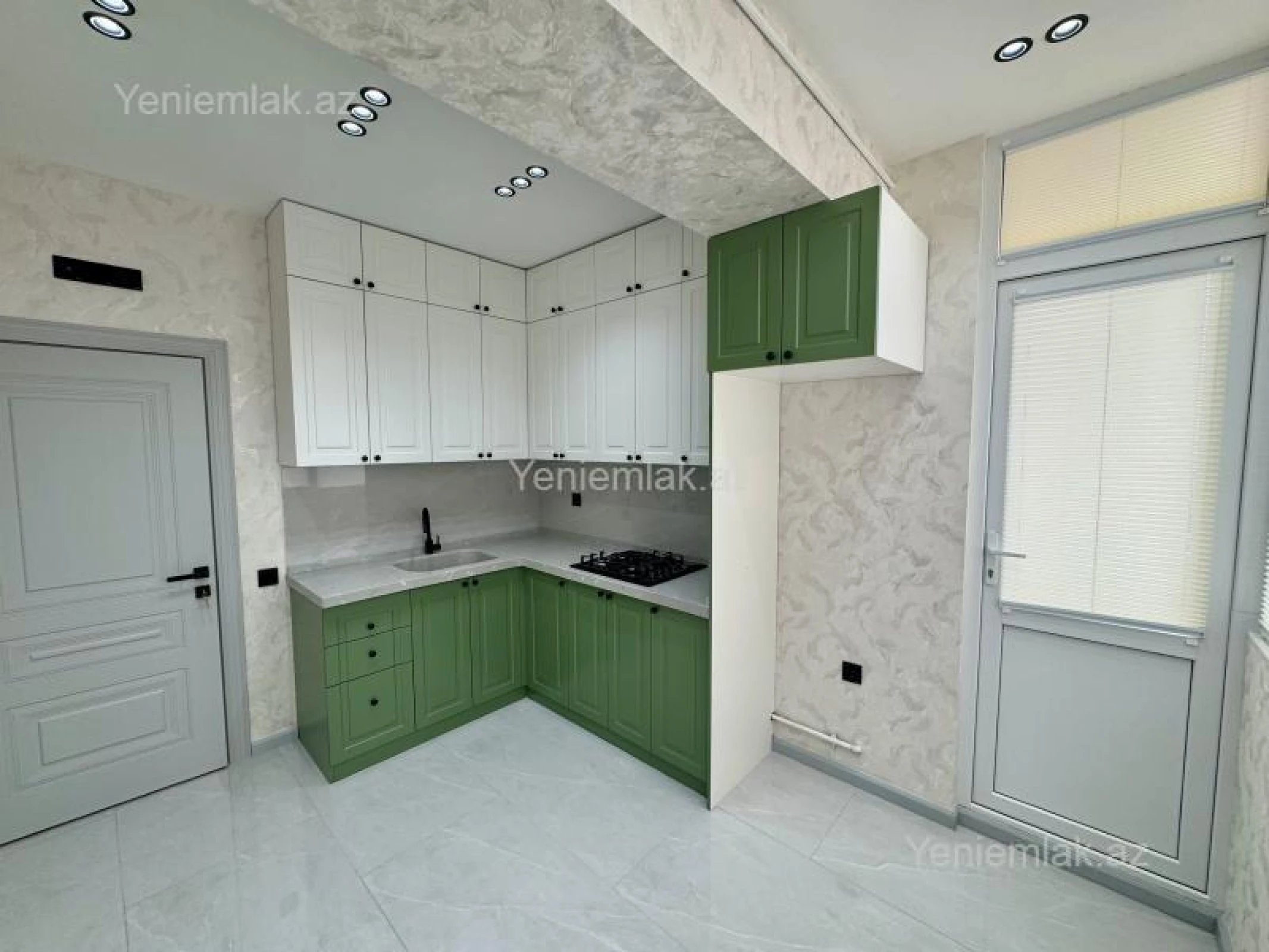 Satılır 3 otaqlı yeni tikili 90 m²