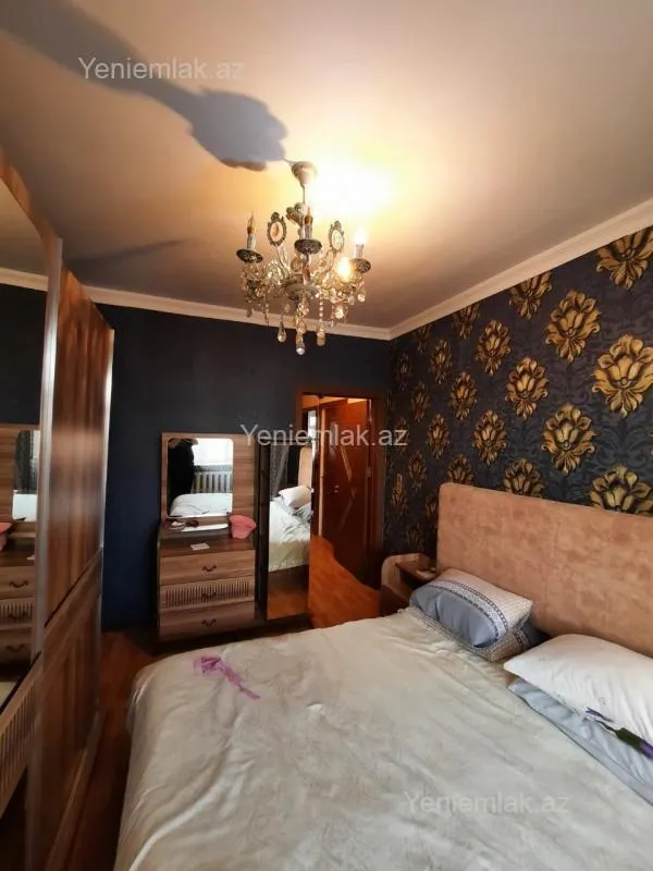 Satılır 2 otaqlı köhnə tikili 60 m²