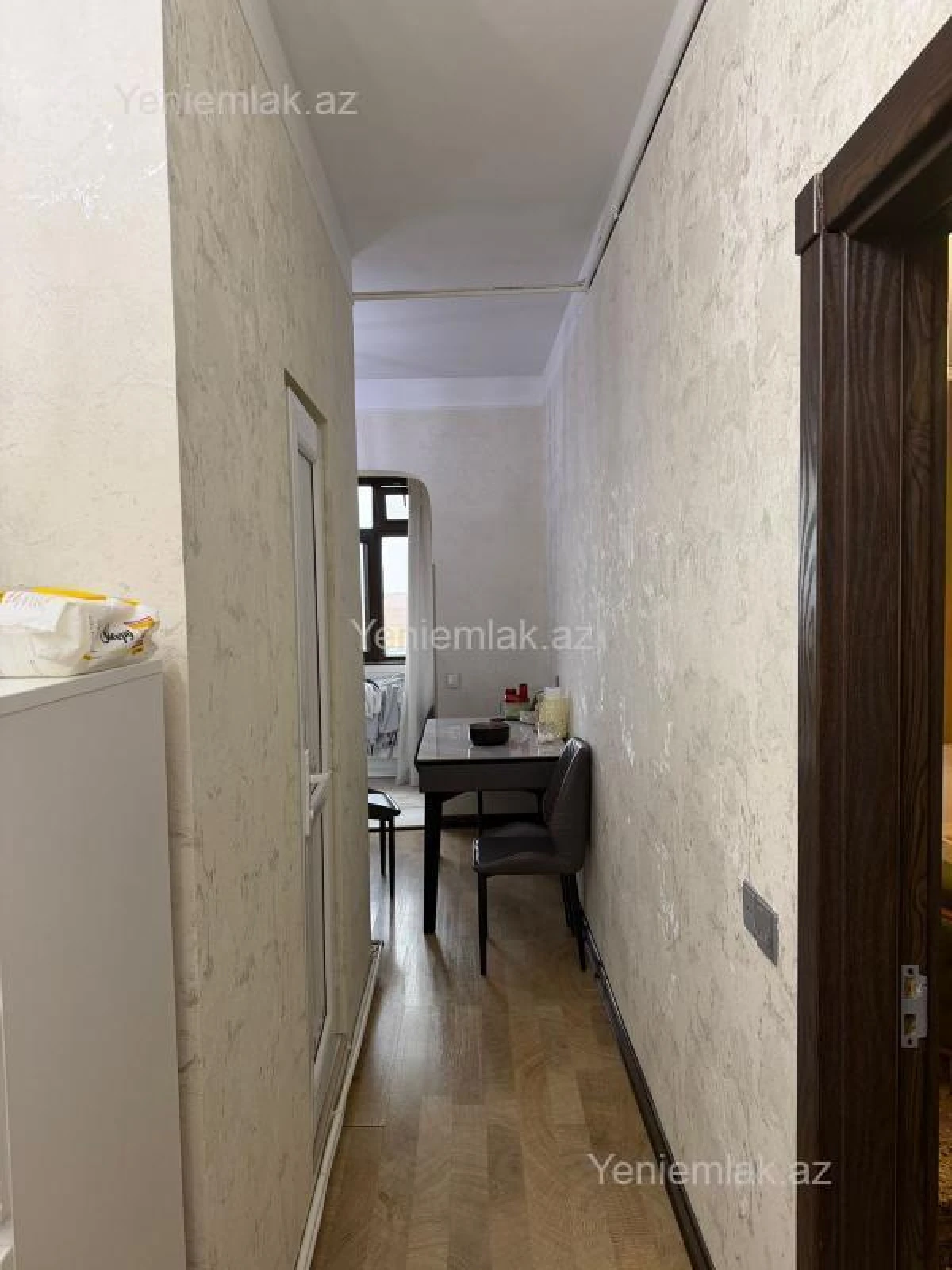 Satılır 2 otaqlı köhnə tikili 68 m²
