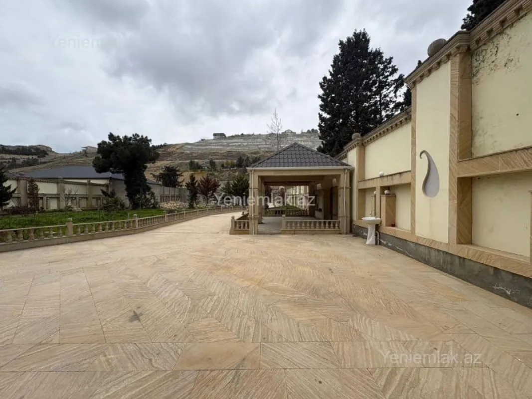 Satılır 6 otaqlı həyət evi 450 m²
