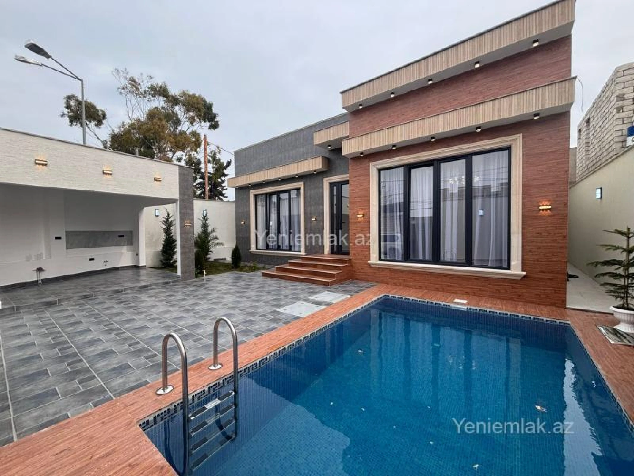 Satılır 4 otaqlı həyət evi 155 m²