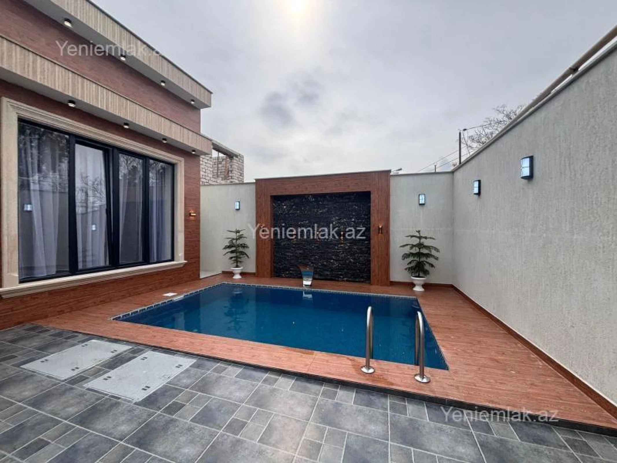 Satılır 4 otaqlı həyət evi 155 m²