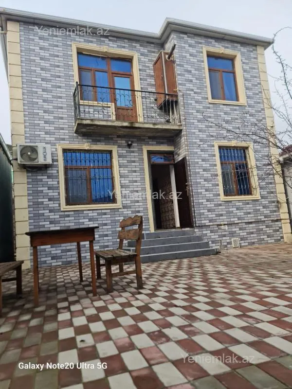 Satılır 4 otaqlı həyət evi 150 m²
