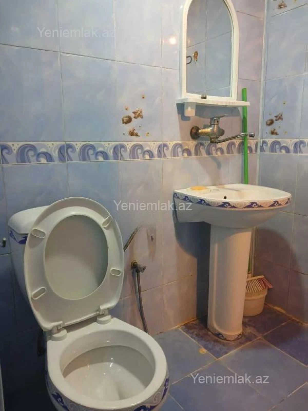 Satılır 3 otaqlı köhnə tikili 70 m²