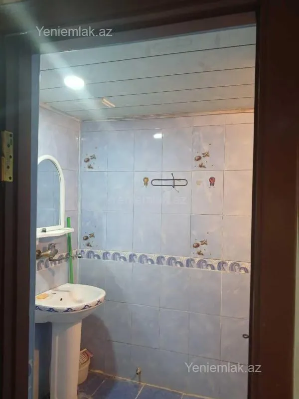 Satılır 3 otaqlı köhnə tikili 70 m²