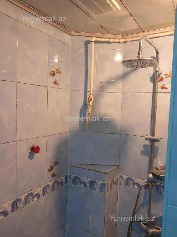 Satılır 3 otaqlı köhnə tikili 70 m²