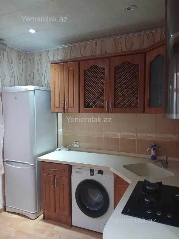 Satılır 3 otaqlı köhnə tikili 70 m²
