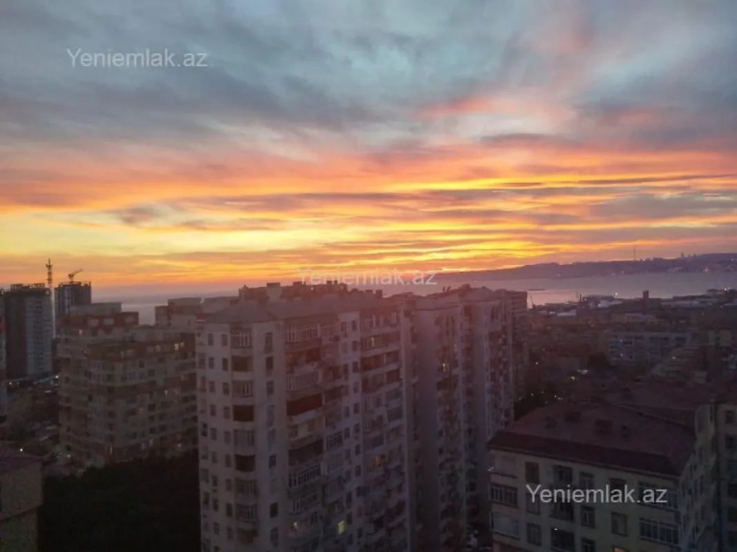 Satılır 3 otaqlı yeni tikili 110 m²