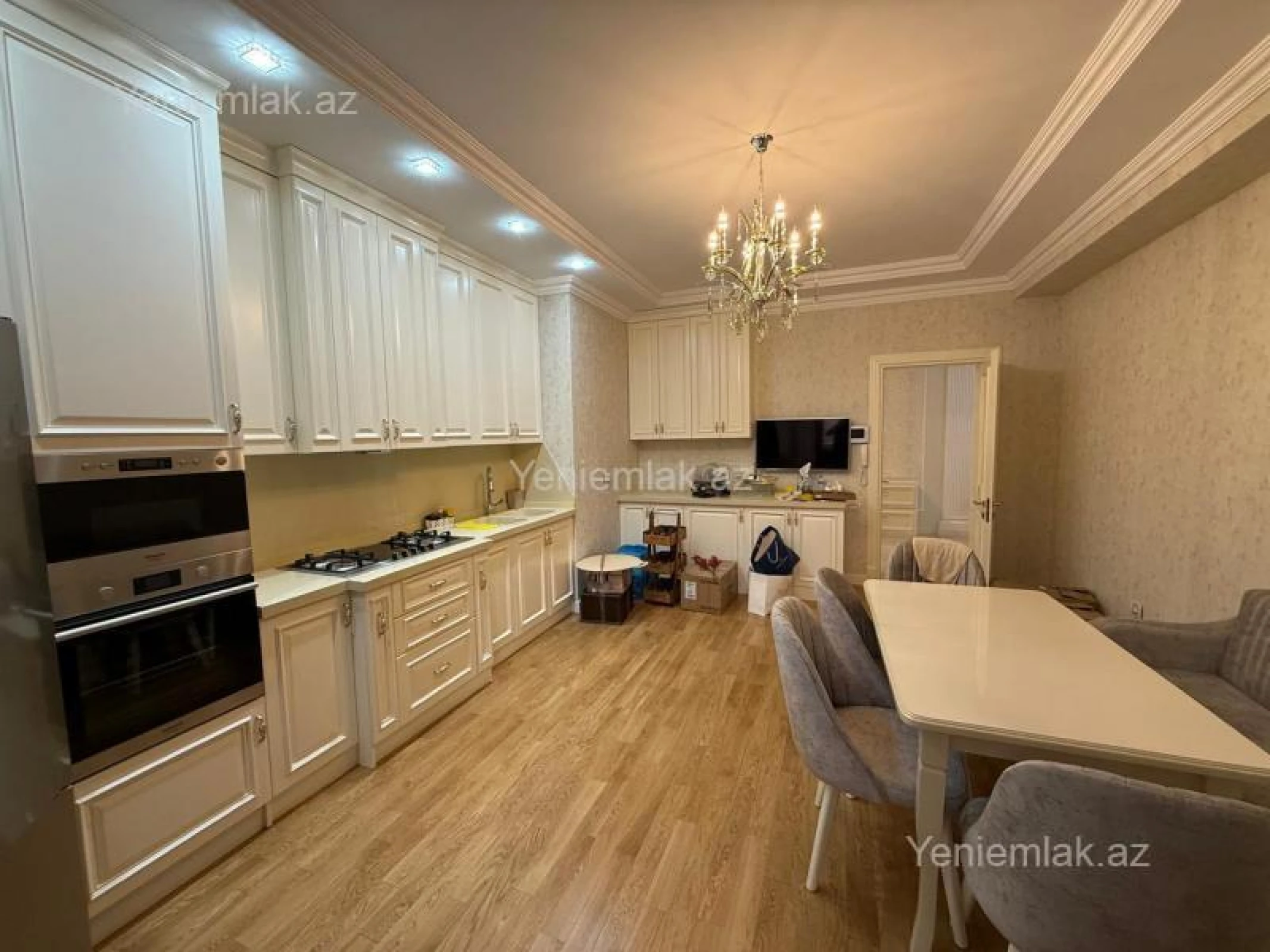 Satılır 4 otaqlı yeni tikili 185 m²