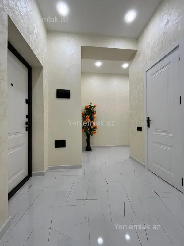 Satılır 3 otaqlı yeni tikili 93 m²